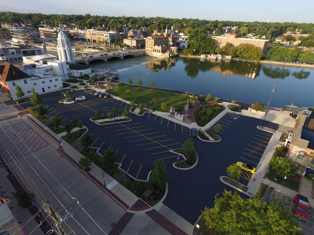 Professional Asphalt Parking Lot Crack Sealing, Sealcoating & Striping Services in Springfield, MO
